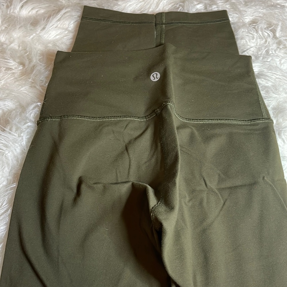 LULULEMON womens olive green 3/4 crop leggings